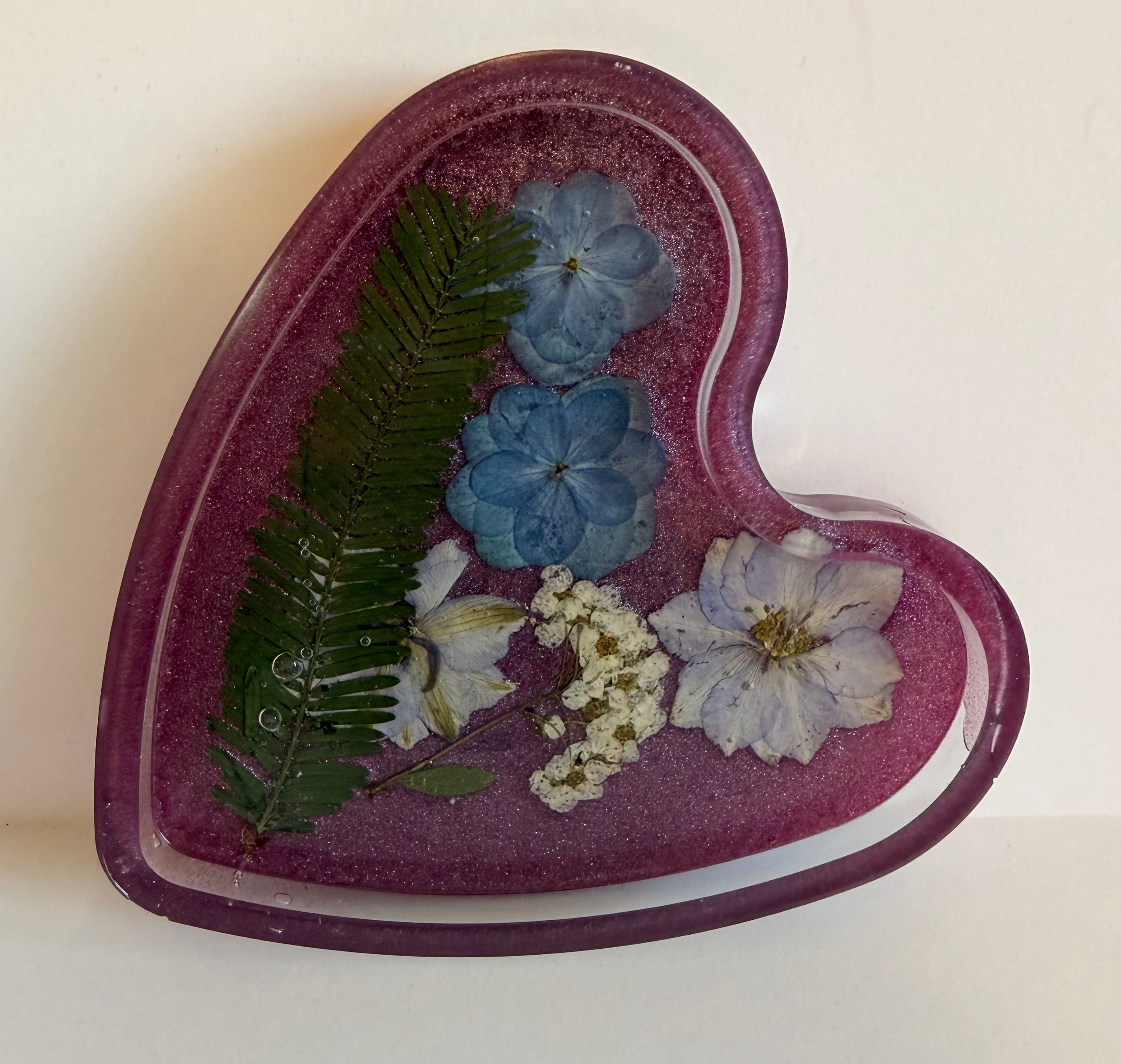 Resin heart trinket dish