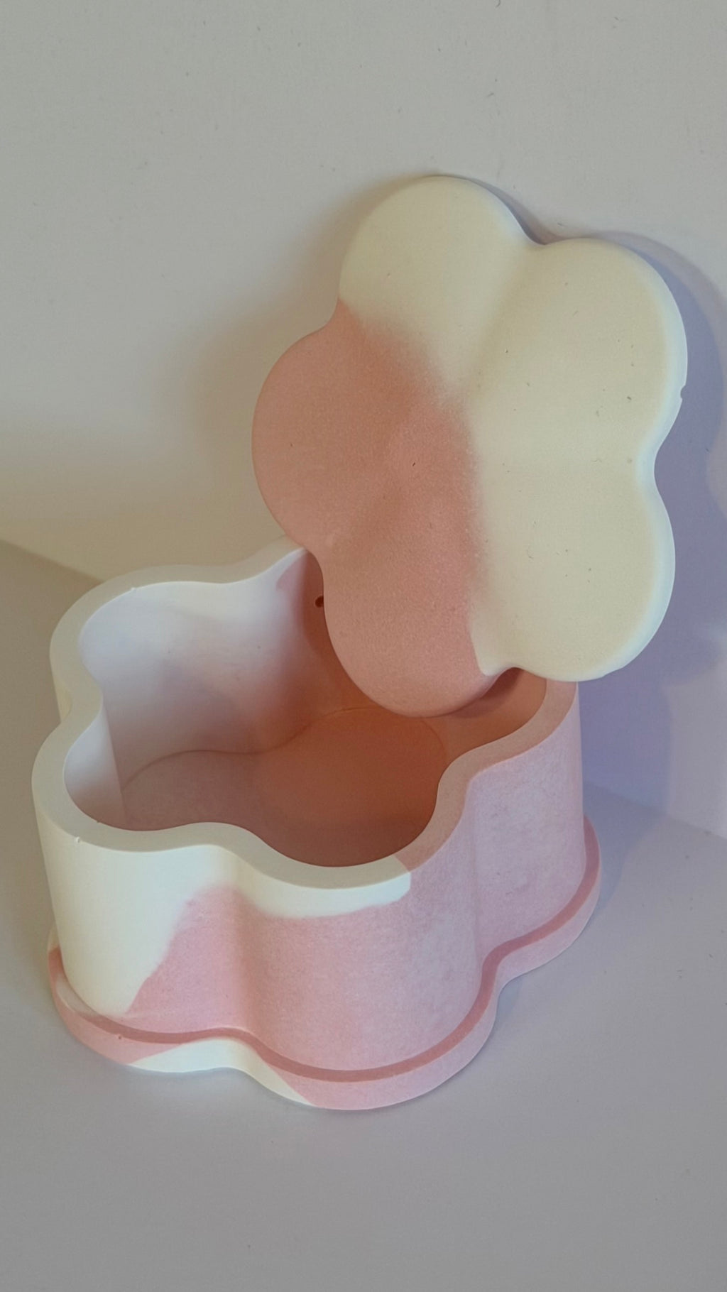 Resin plaster trinket box